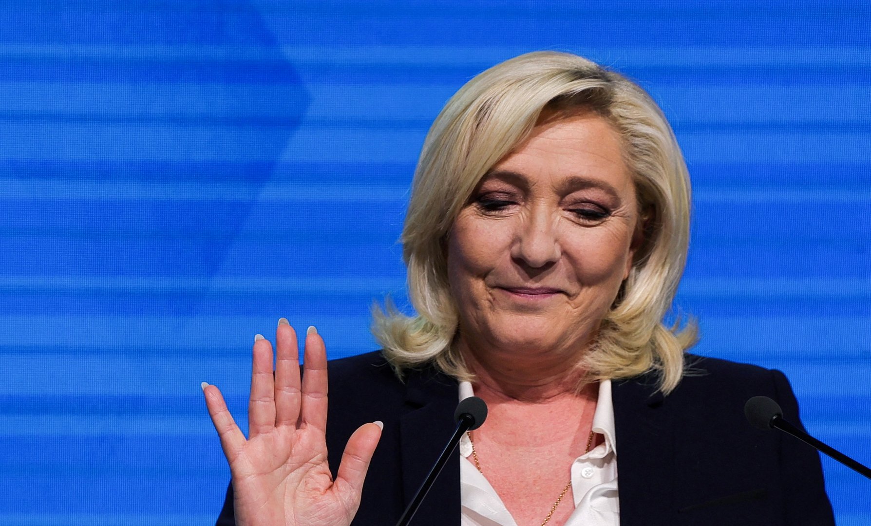image Macron&#8217;s offer to soften pension reform is &#8216;manoeuvre&#8217; to seduce left-wing voters &#8211; Le Pen