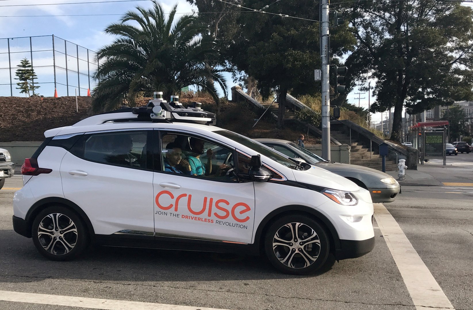 image April Fools! San Francisco police pull over driverless car (Video)