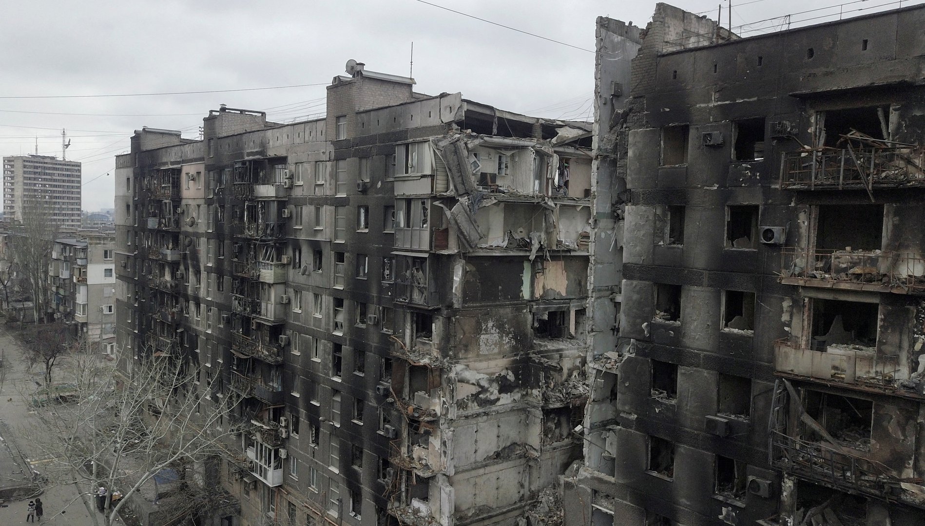 image &#8216;Fortress in a city&#8217;: Ukrainians cling on at steel plant in Mariupol