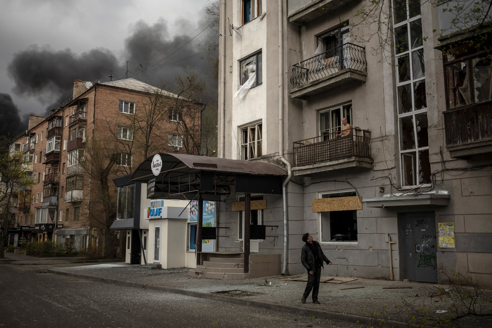 image Ukrainian prime minister says forces in Mariupol have not surrendered -ABC