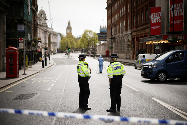 image Knifeman arrested after confronting police near London&#8217;s Downing Street