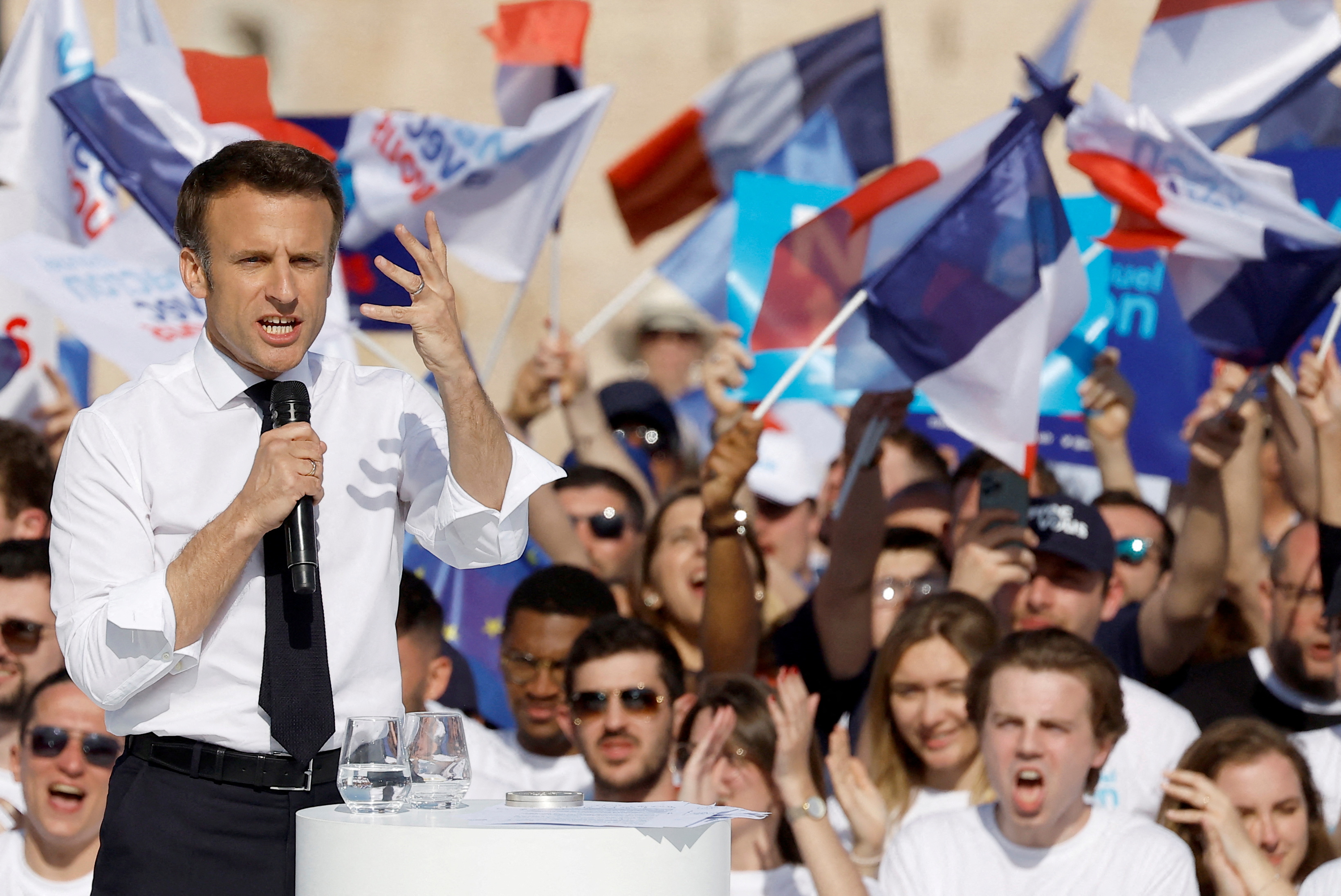 image Bookmakers see France&#8217;s Macron easily winning Sunday&#8217;s runoff