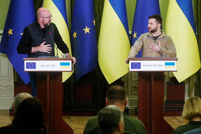 image EC president tells Ukrainians during visit: &#8216;History will not forget&#8217;