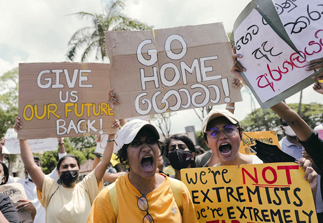 image Sri Lanka suspends external debt payments, needs money for essentials