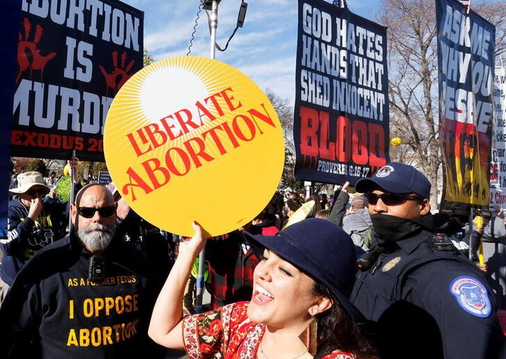 image Oklahoma lawmakers pass legislation to outlaw nearly all abortions