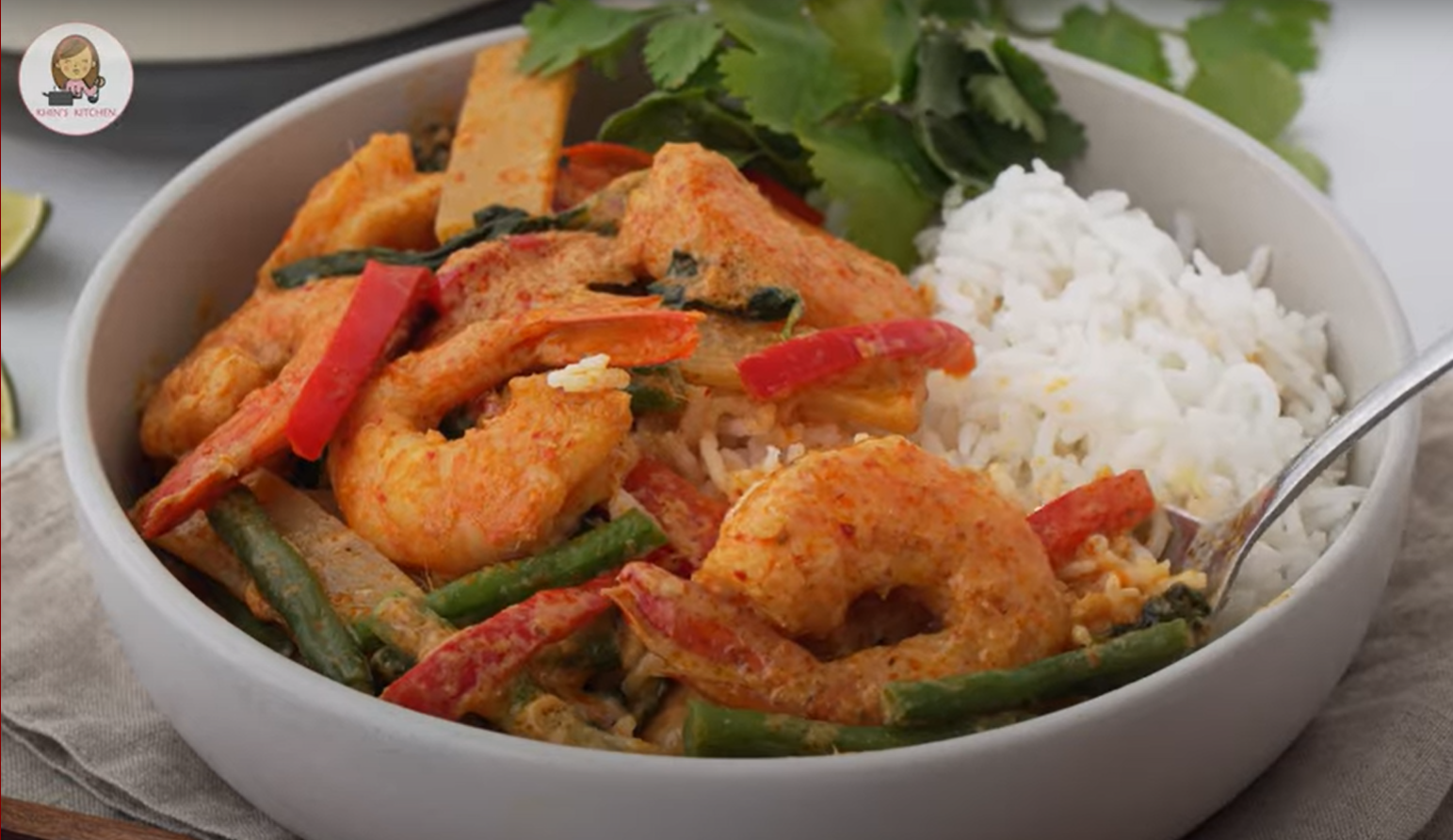 image Asian step-by-step home cooking recipes: Thai red prawn curry