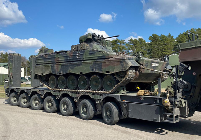 image Germany to supply Ukraine with heavy weaponry for first time