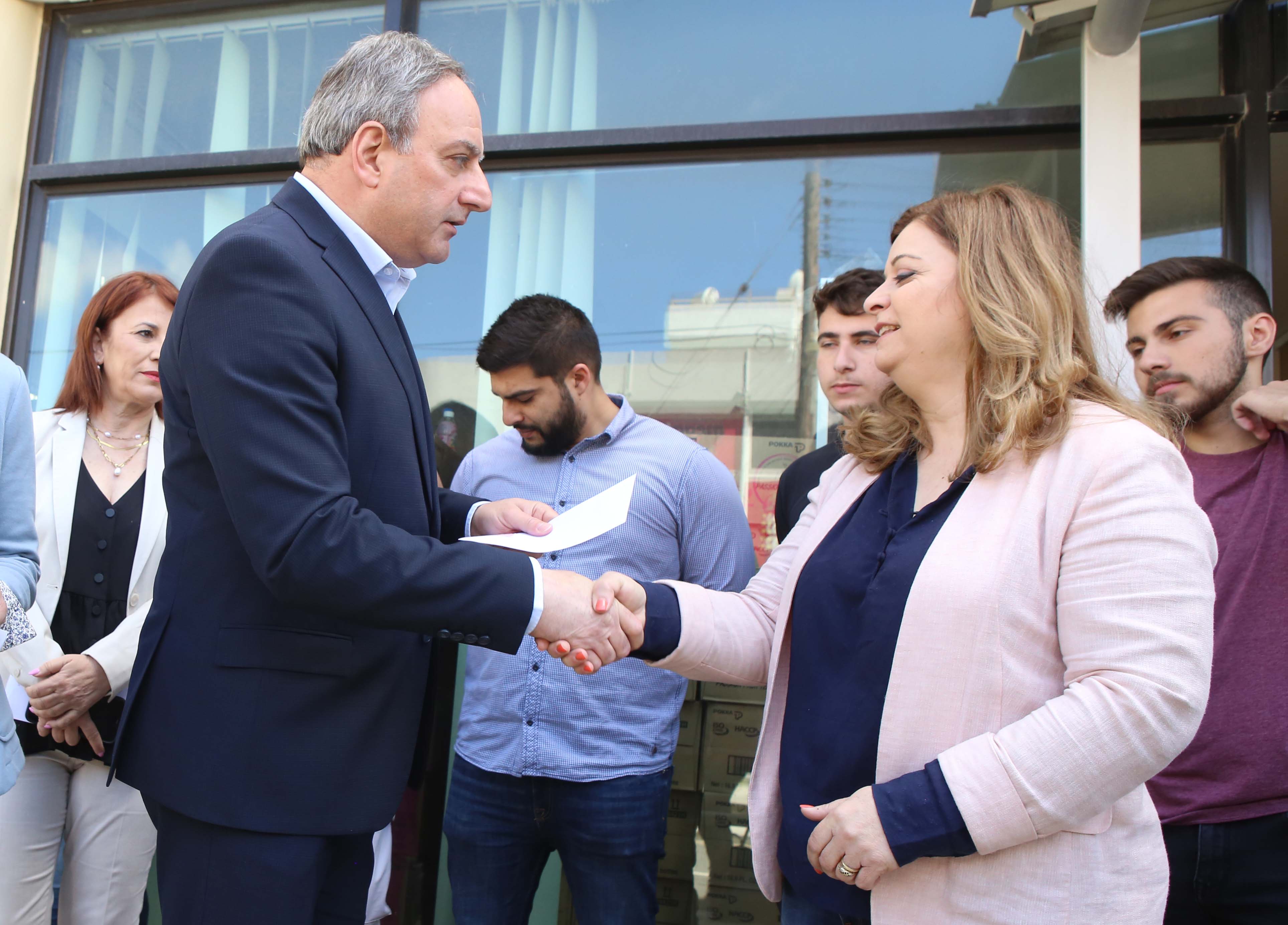 image Akel: 200,000 at risk of poverty