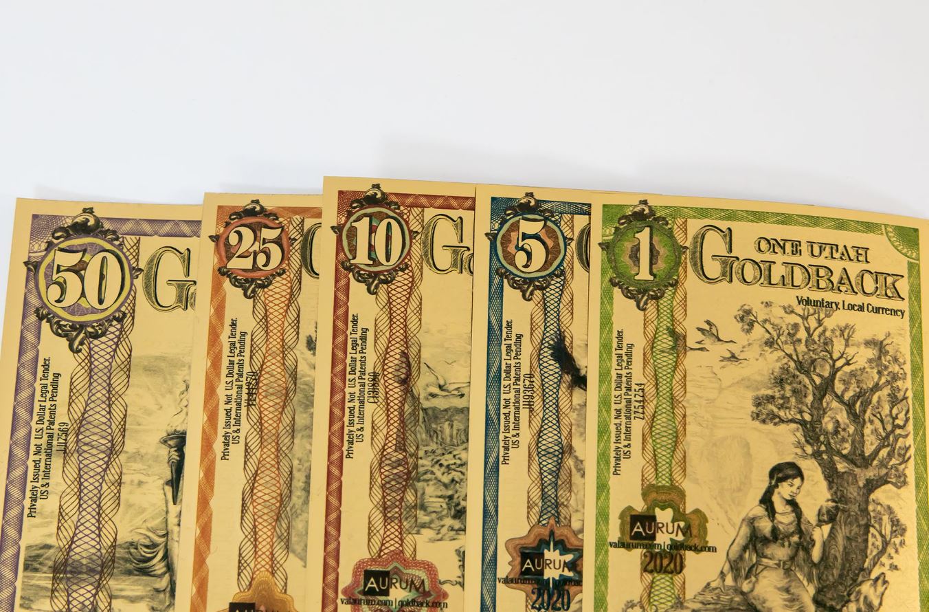 image With inflation, gold notes and cards find their way into America&#8217;s wallet