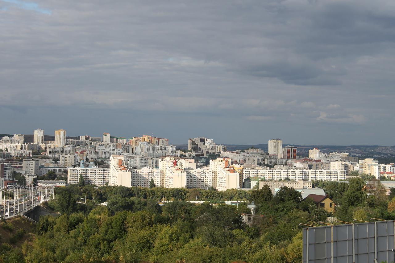 image Russian official says Ukraine strikes village near border, three wounded (Update)