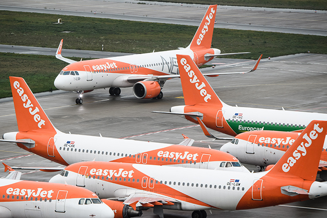 image Surging Covid cases force easyJet to cancel UK flights over staff shortages