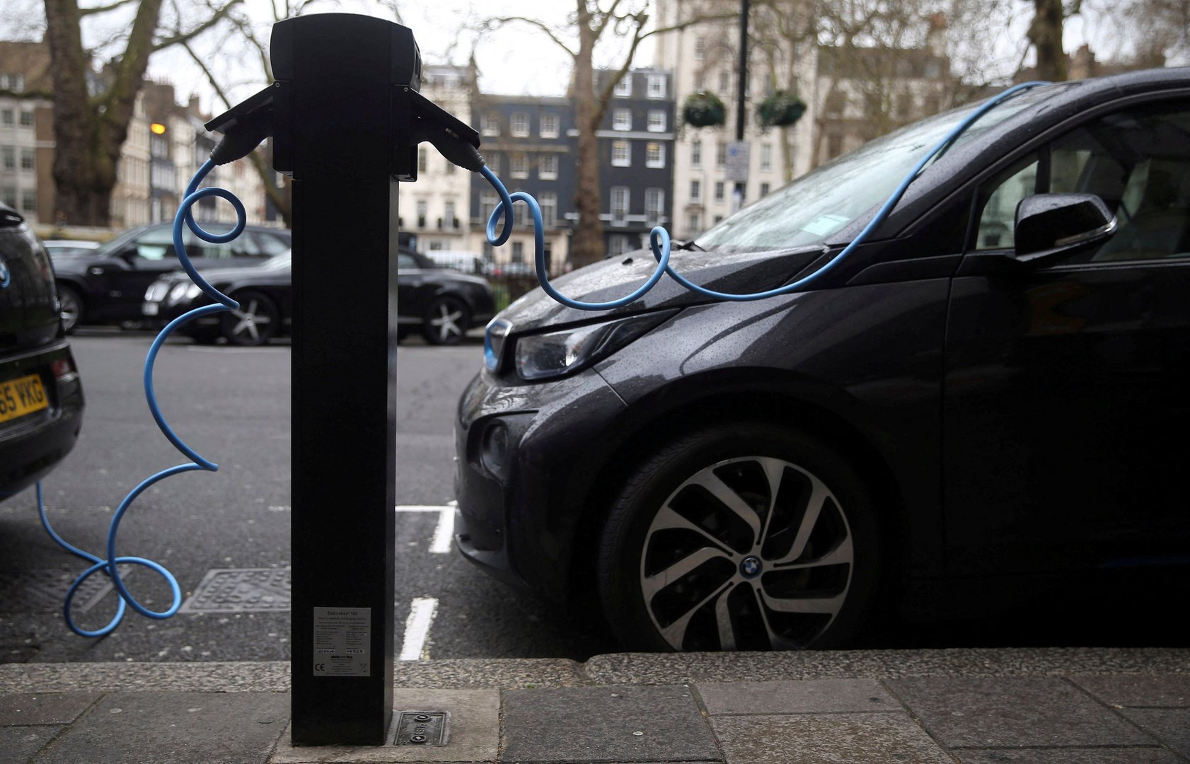 image Carmakers dream of clean, green, mean electric machines