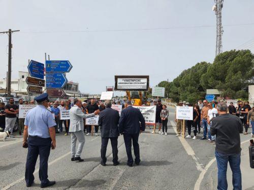 image Episkopi residents protest against local authority reform
