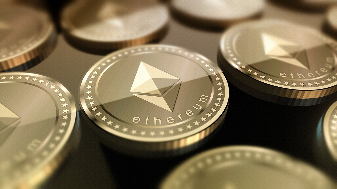 image Be the Warren Buffett Of Crypto with these 3 coins: Chainlink (LINK), Stellar (XLM), Pac-Man Frog (PAC)