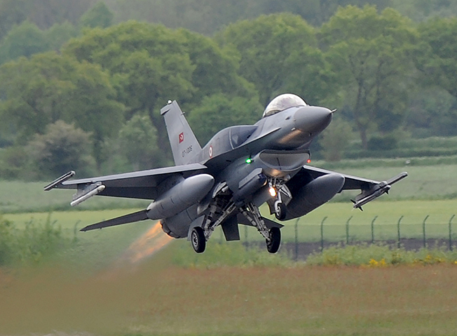 image Turkey says its warplanes hit Kurdish militant targets in Iraq