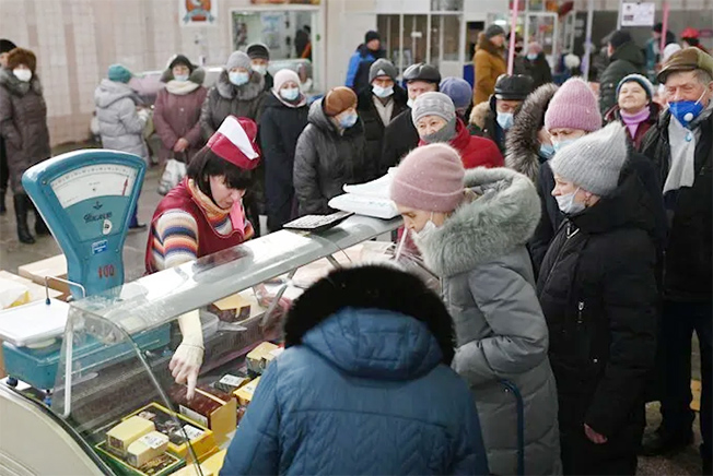 image Russians&#8217; spending on food doubles following Ukraine war