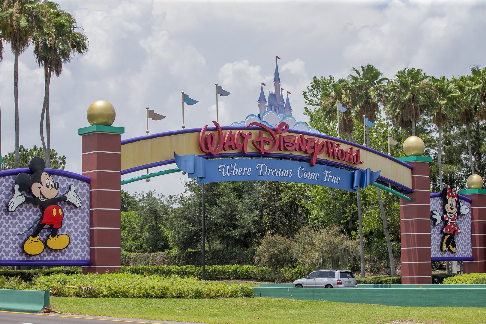 image Florida set to strip Walt Disney World of special status in dispute over LGBTQ law