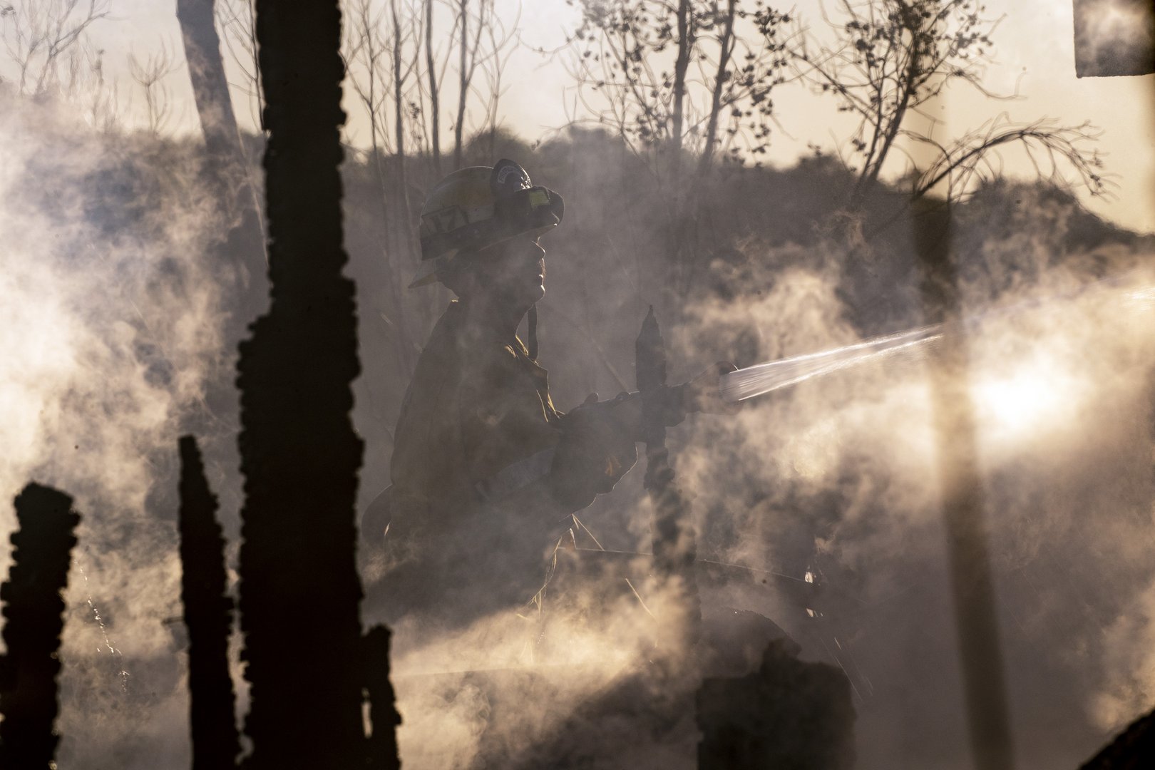 image New Mexico wildfire burns 166 homes, thousands ready to evacuate