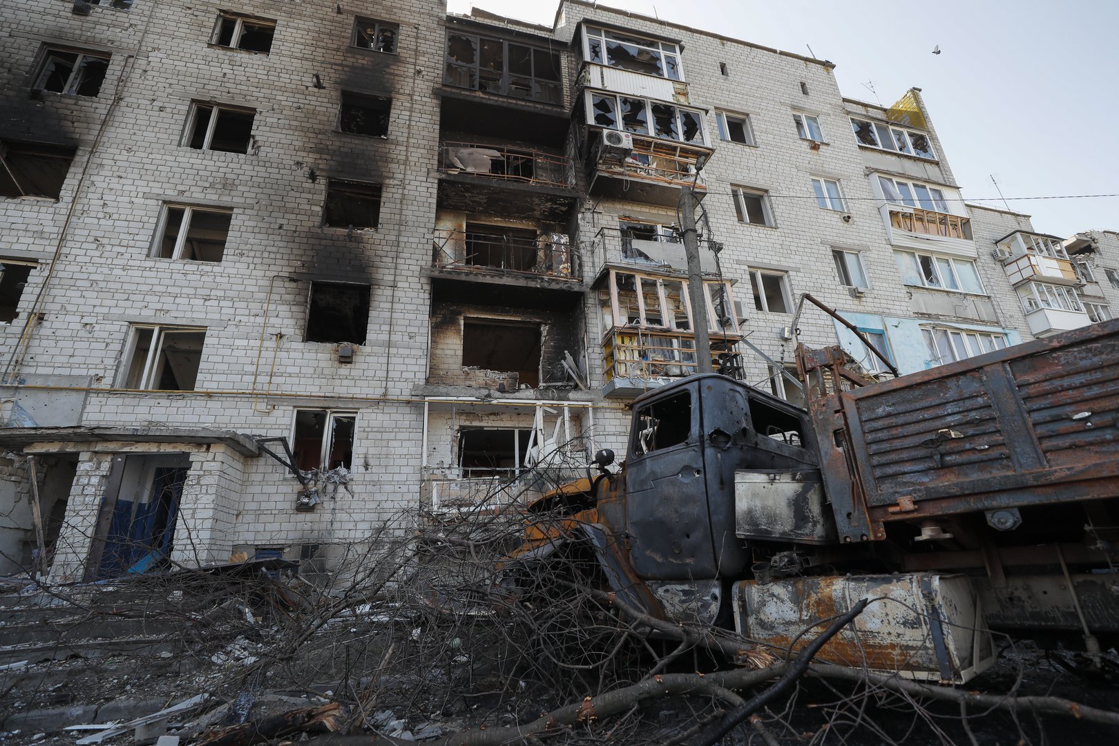 image Ukraine bombs Russian forces in the south, missiles hit near Kyiv