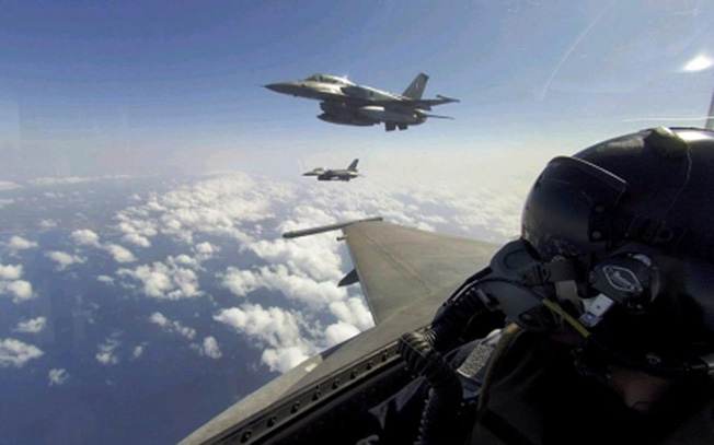 image Greece says Turkish overflights in the Aegean undermine NATO unity