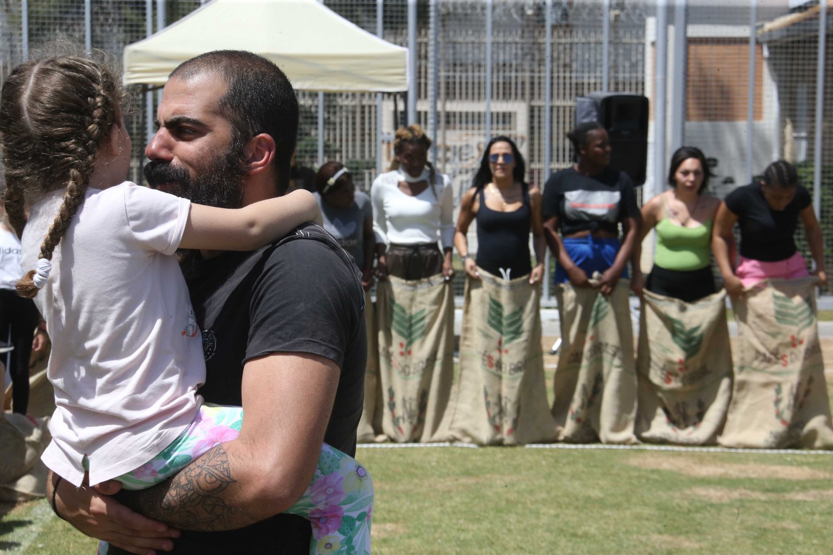 image Families of prisoners enjoy Easter activities (photos)