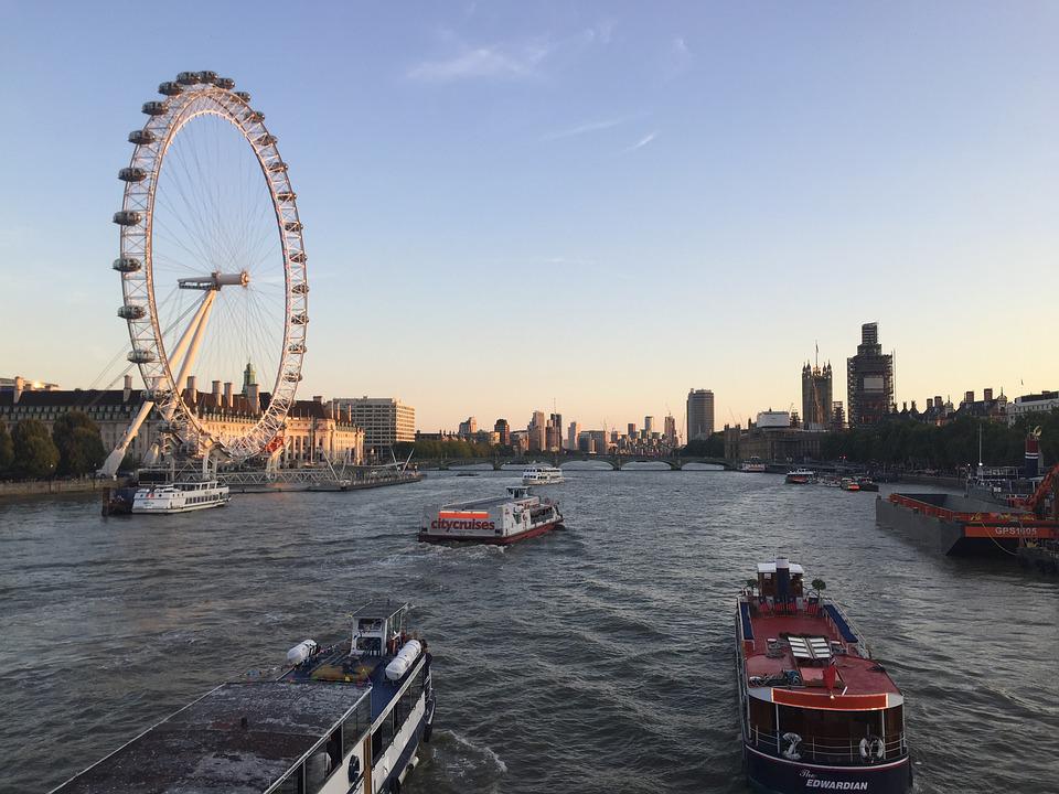 image From ‘biologically dead’ to chart-toppingly clean: how the Thames made an extraordinary recovery over 60 years