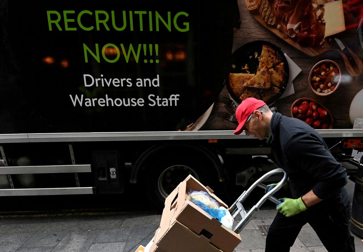 image UK employers offer average 2.8 per cent pay rise to staff, survey shows