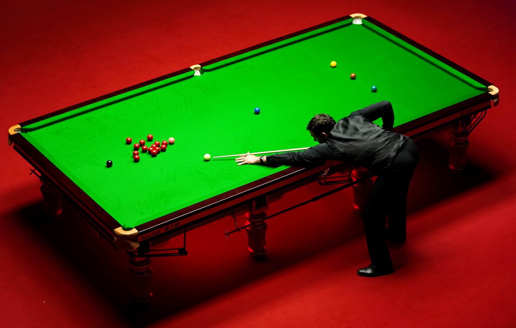 image Ronnie O’Sullivan opens up big lead in Crucible final after referee row