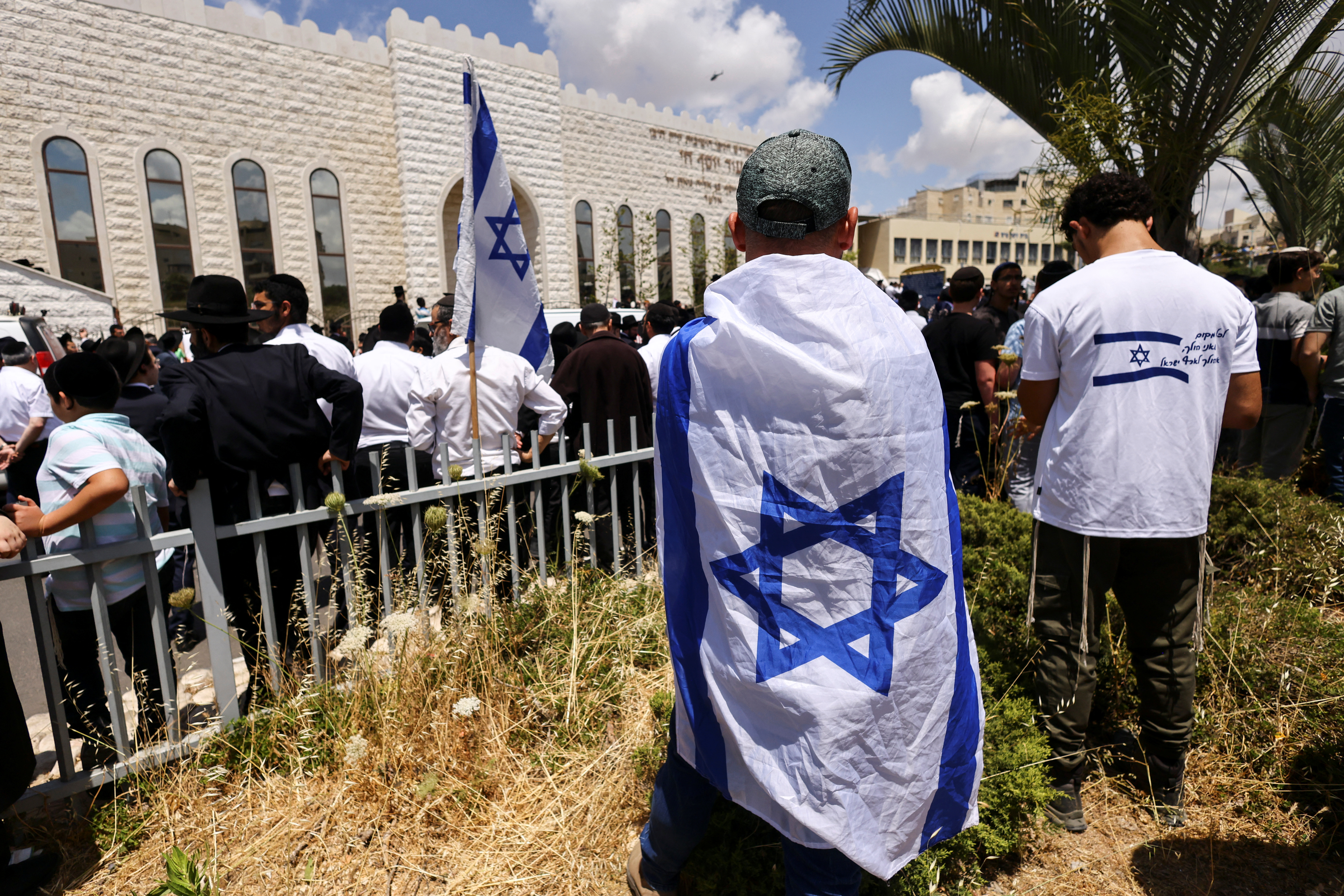 image Israel searches for Palestinians suspected of killing 3 in attack