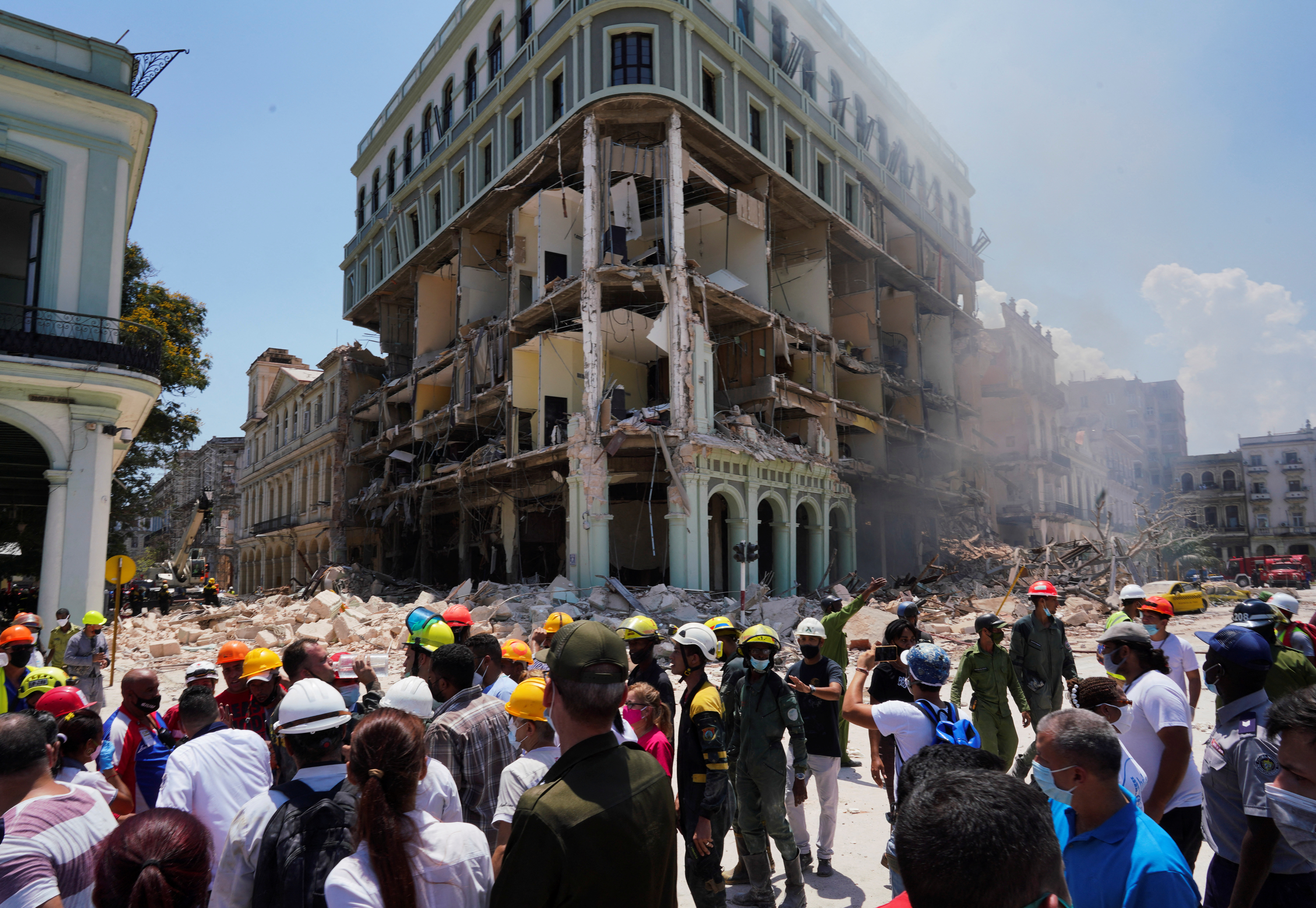 aftermath of explosion at hotel saratoga, in havana