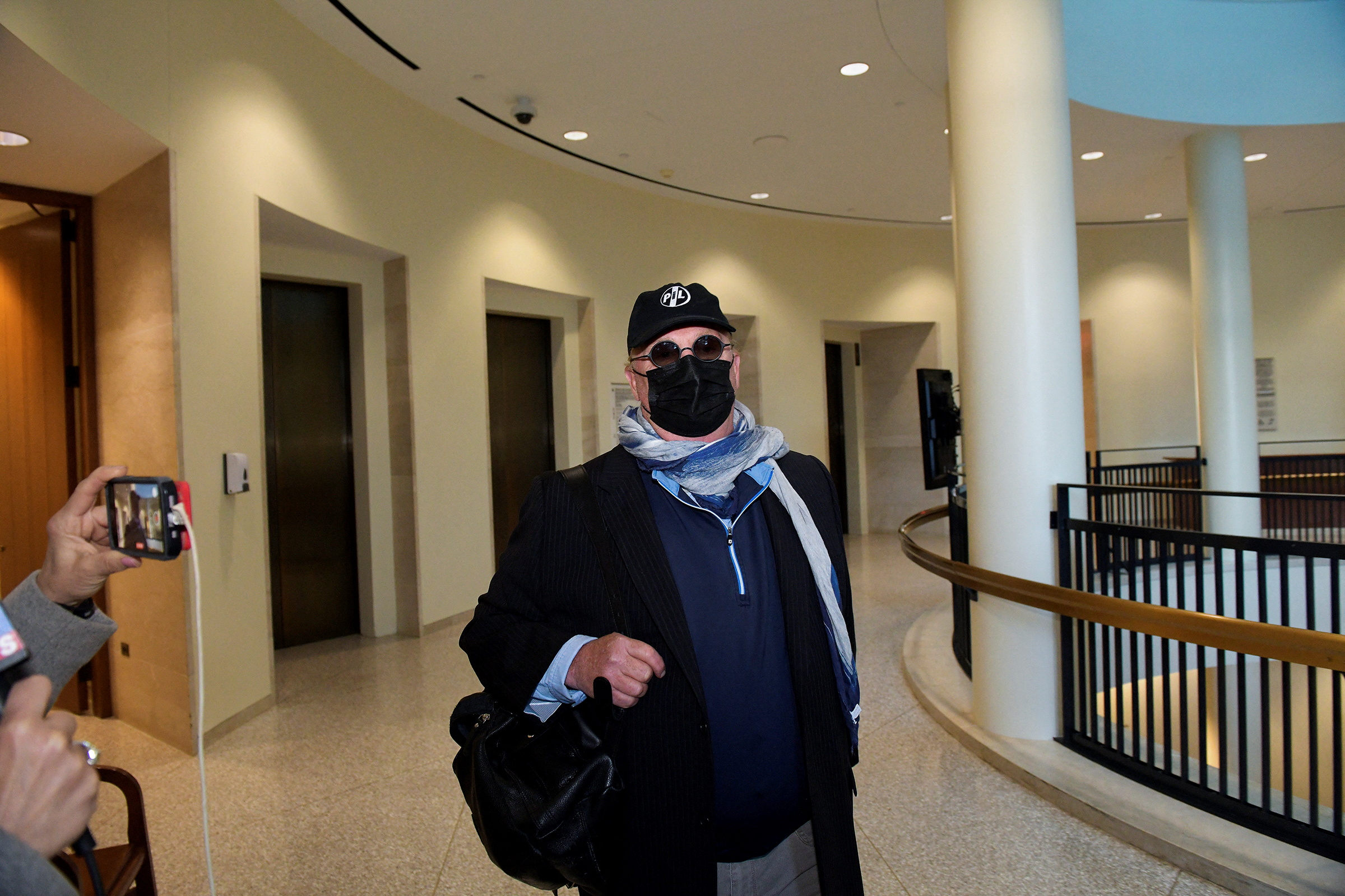 image Woman tells trial that celebrity chef Mario Batali groped her at Boston bar (Updated)
