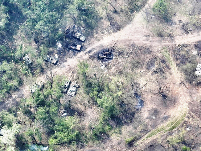 image Ukraine thwarts Russian forces at river, sees long fight ahead