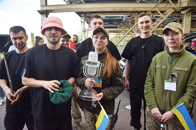 image Kalush Orchestra raises $900,000 for military by auctioning Eurovision trophy