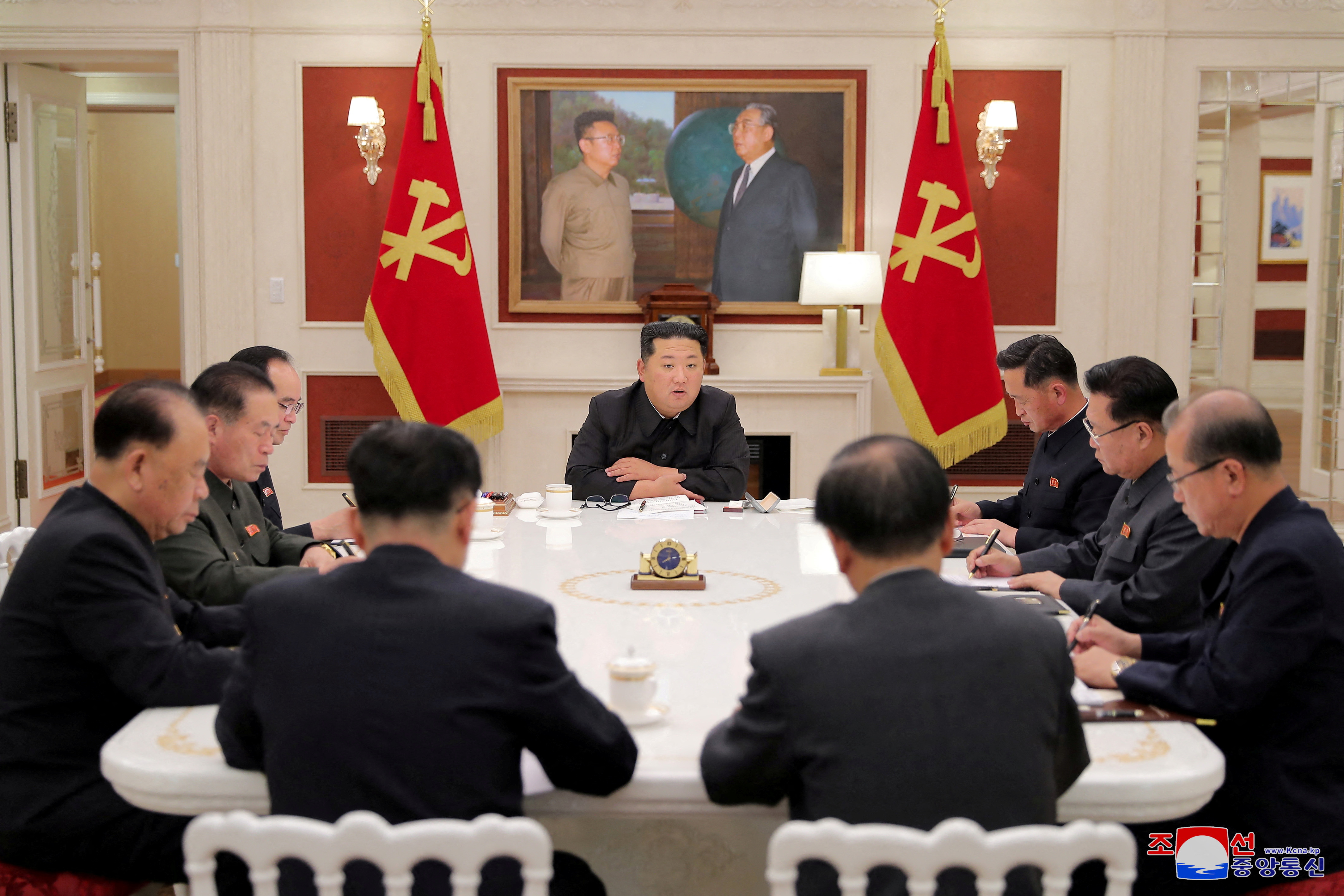 image N.Korean leader Kim slams officials&#8217; &#8216;immaturity&#8217; in response to Covid outbreak