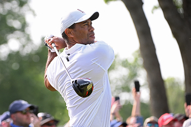 image Tiger back in PGA spotlight, Mickelson still in the shadows
