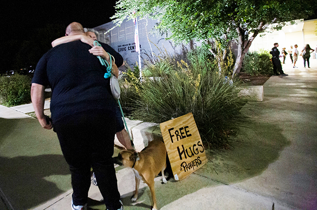 image Texas gunman warned online of attack minutes before rampage