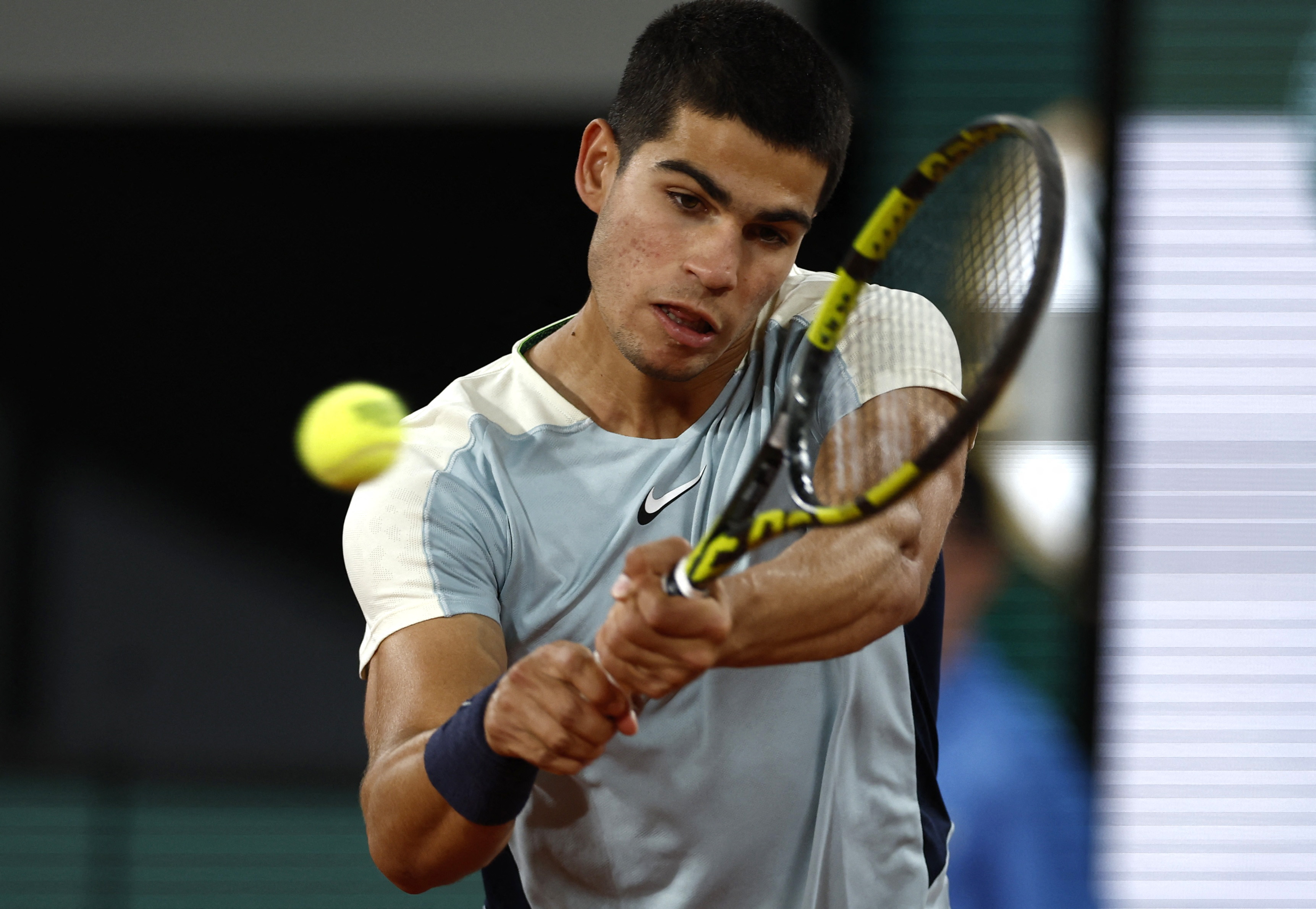 image Rising star Alcaraz dazzles to reach last 16 in Paris (day 6 highlights)