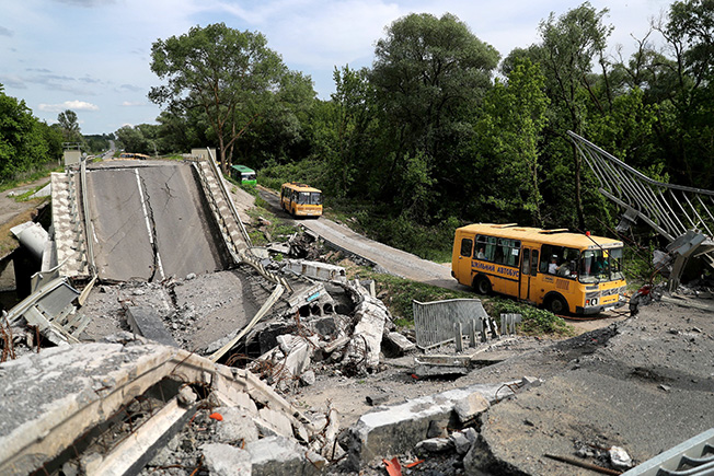image Ukraine jails two Russian soldiers for 11 years for shelling civilians