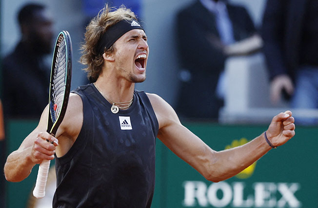 image Zverev tames Alcaraz to return to French Open semis