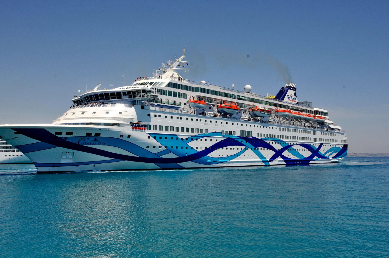image Cruise ship brings 1,000 passengers to Larnaca after two-year hiatus