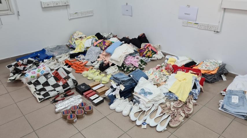 image Three held for using special bags to steal from shops