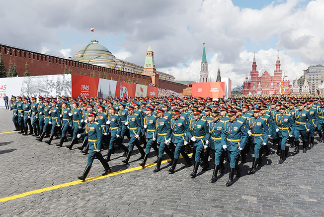 image Struggling Russia paves way to sign up over-40s for army
