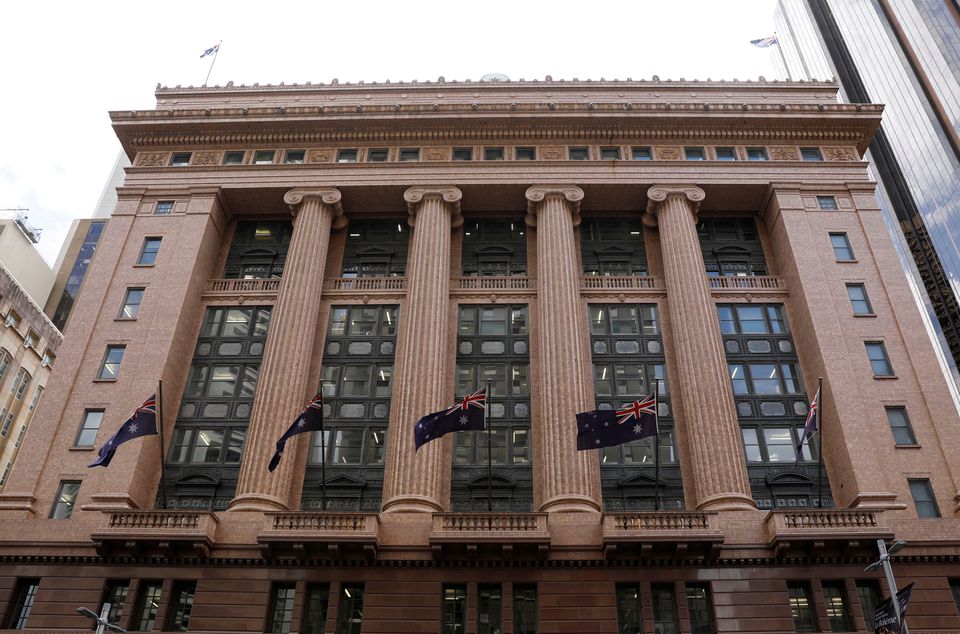 image Australian banks enter tech arms race as rising rates squeeze profit