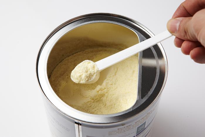 image Major US retailers limit infant formula purchases on shortage