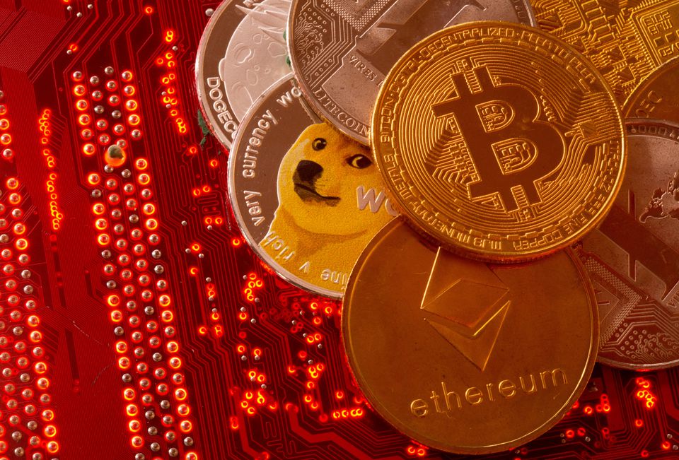 image US SEC charges 11 individuals in $300 million crypto pyramid scheme