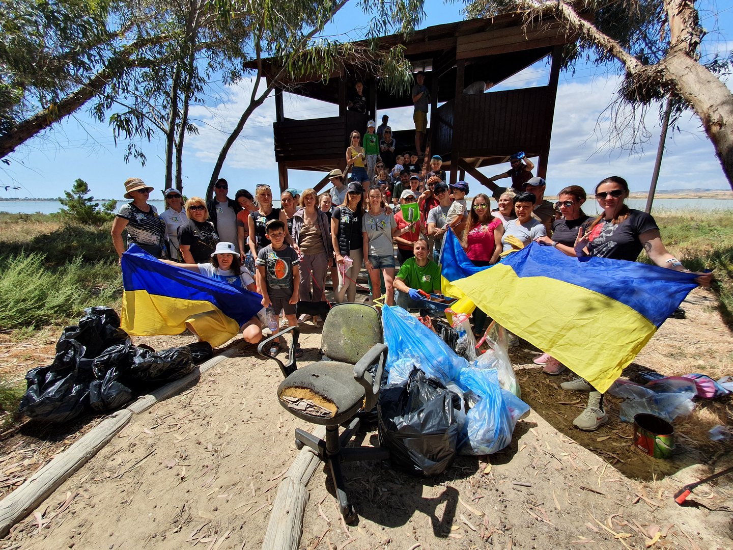 image Ukrainian refugees say thank you with clean-up