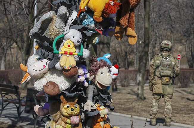 image Russian assault targets key towns in eastern Ukraine (Update)