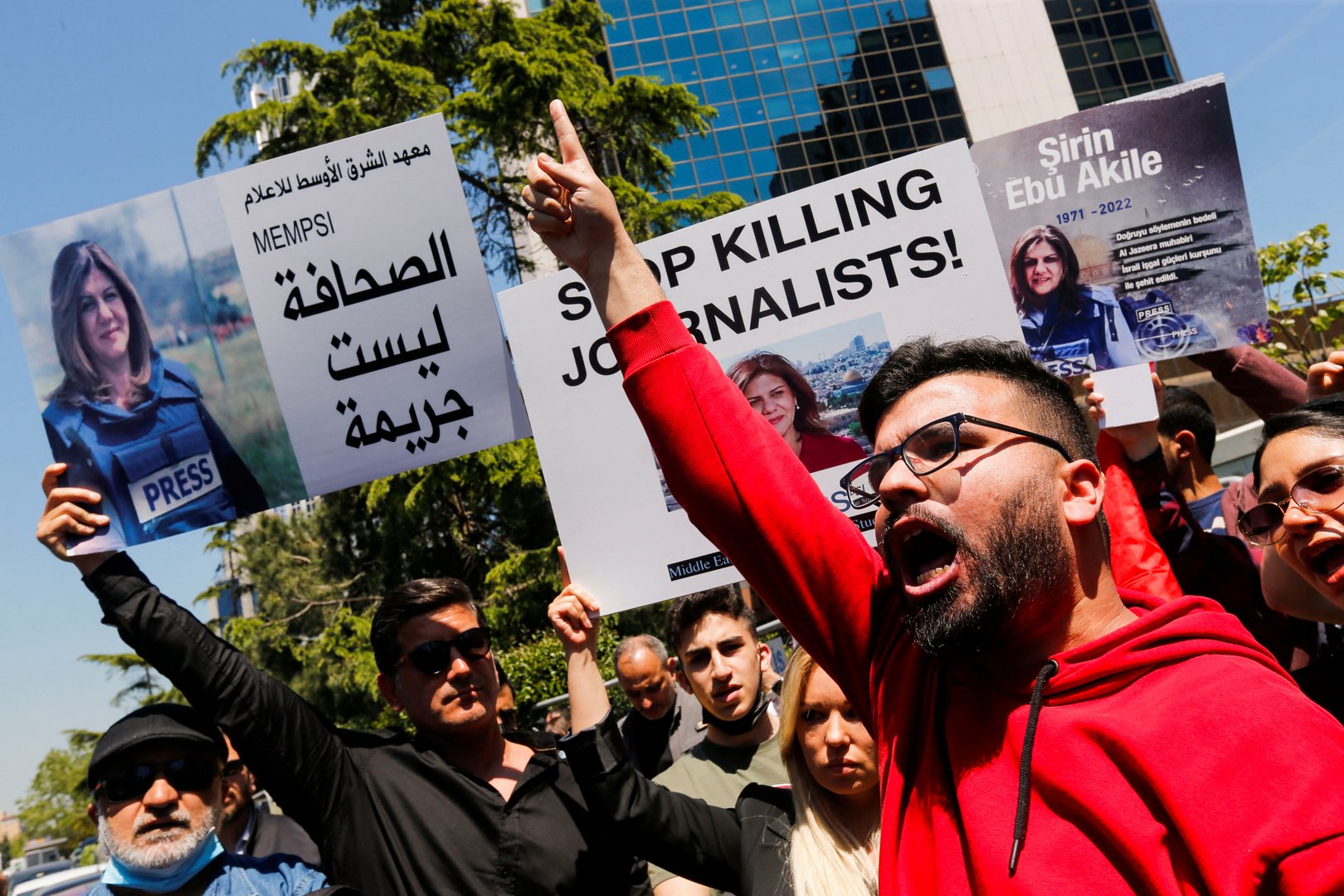 image Palestinian president blames Israel for Al Jazeera reporter&#8217;s killing