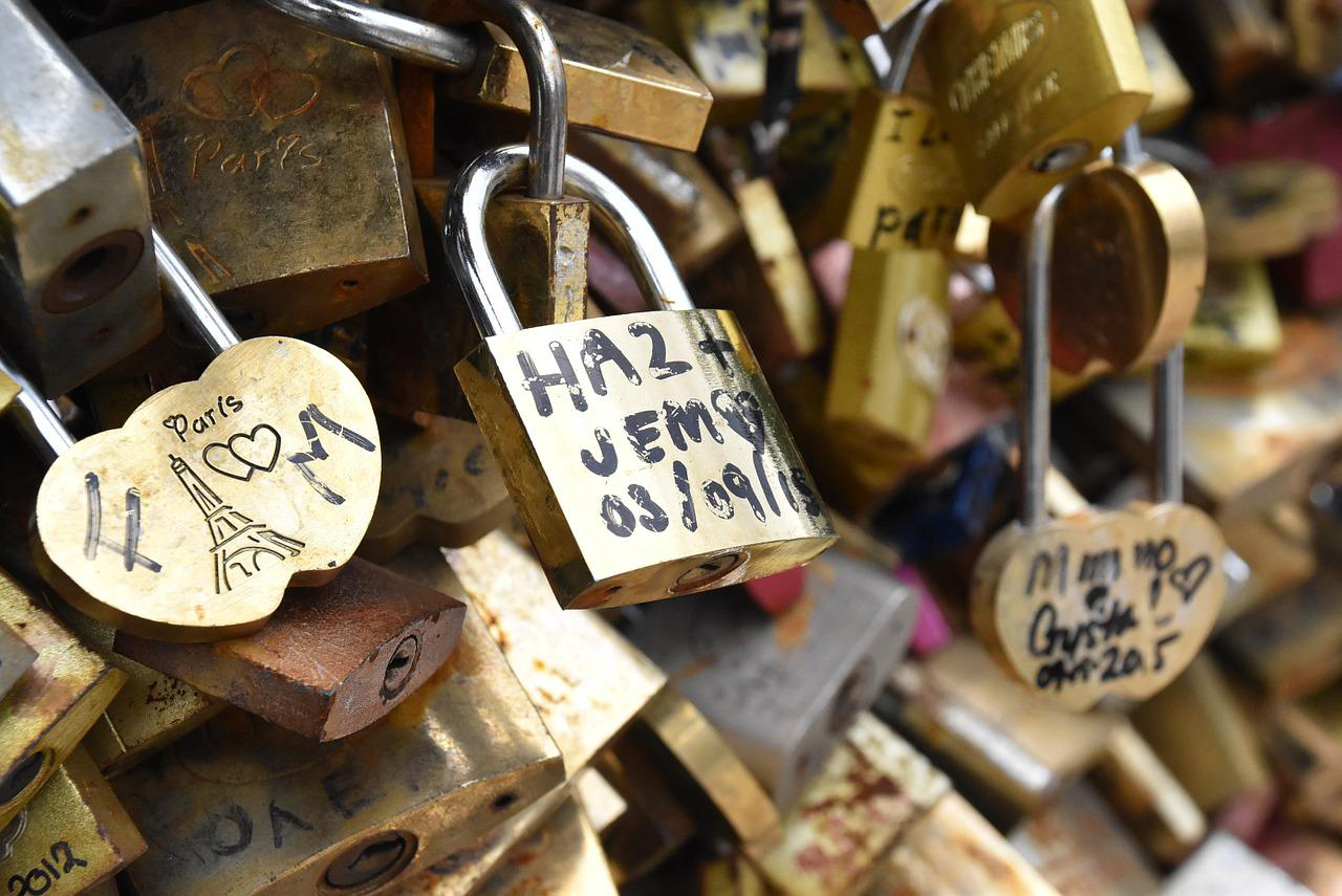 image Kissonerga to create love-lock pathway