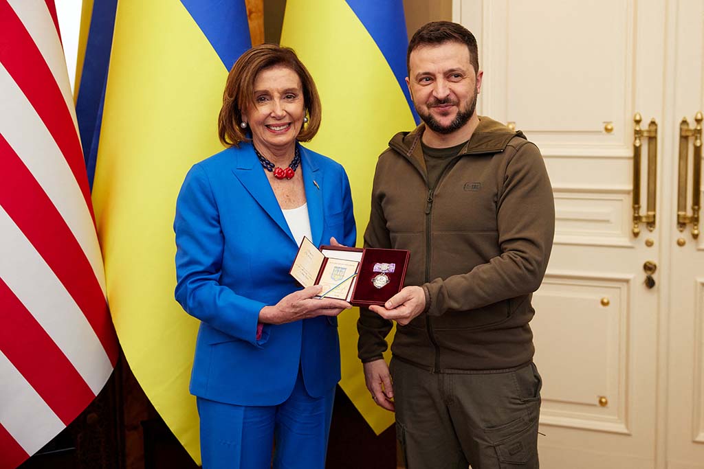 image United States&#8217; Pelosi meets Ukraine president in Kyiv